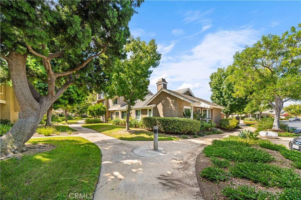 Irvine, CA 92604,94 Briarwood #103