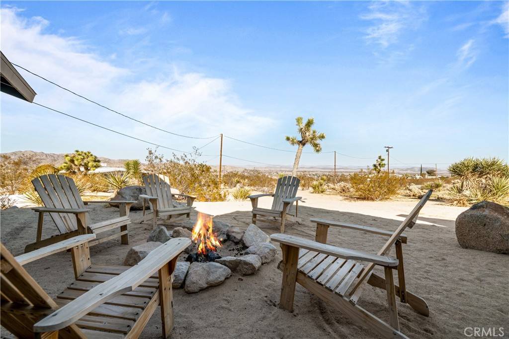 Joshua Tree, CA 92252,7119 Saddleback RD