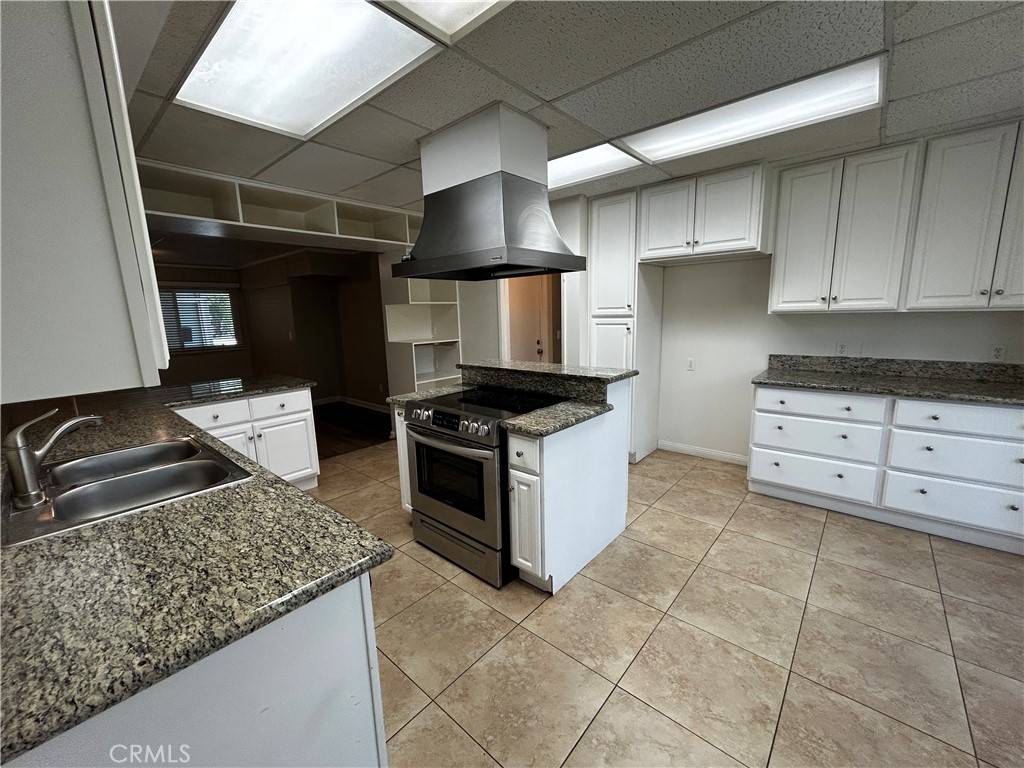 Reseda, CA 91335,7724 Zelzah AVE