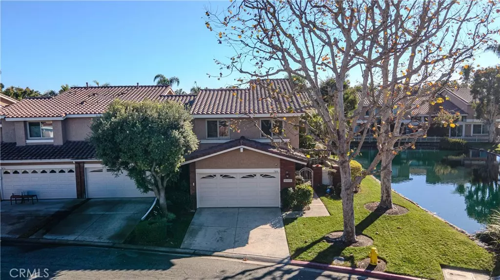 Huntington Beach, CA 92648,7866 Southwind Cir