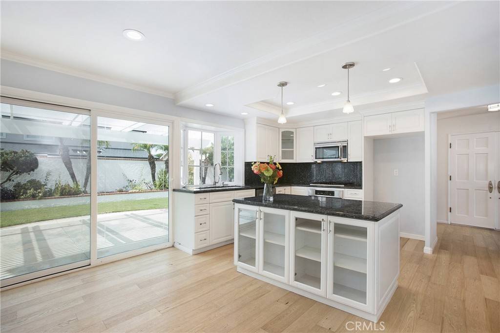 Huntington Beach, CA 92646,20881 Woodlea LN