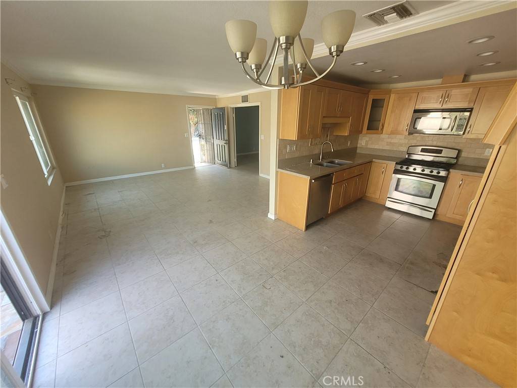 Stanton, CA 90680,8166 Laguna CT
