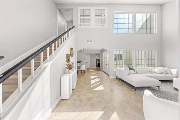 Irvine, CA 92612,32 Segura #61