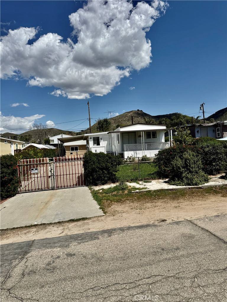 32500 Crescent AVE, Lake Elsinore, CA 92530