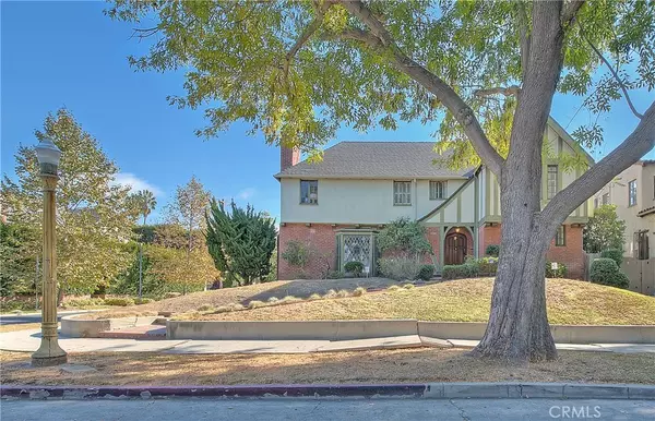 Los Angeles, CA 90019,900 S Longwood AVE