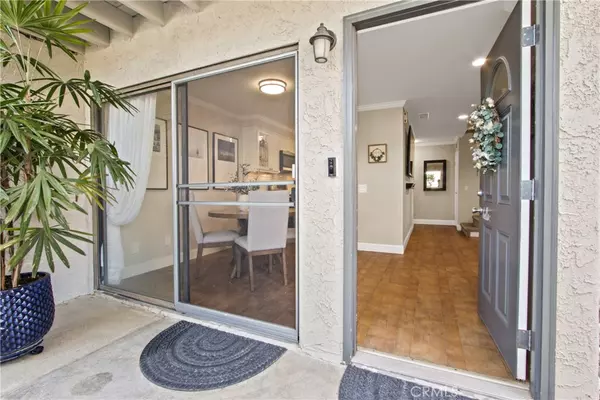 Huntington Beach, CA 92647,17844 Beard LN