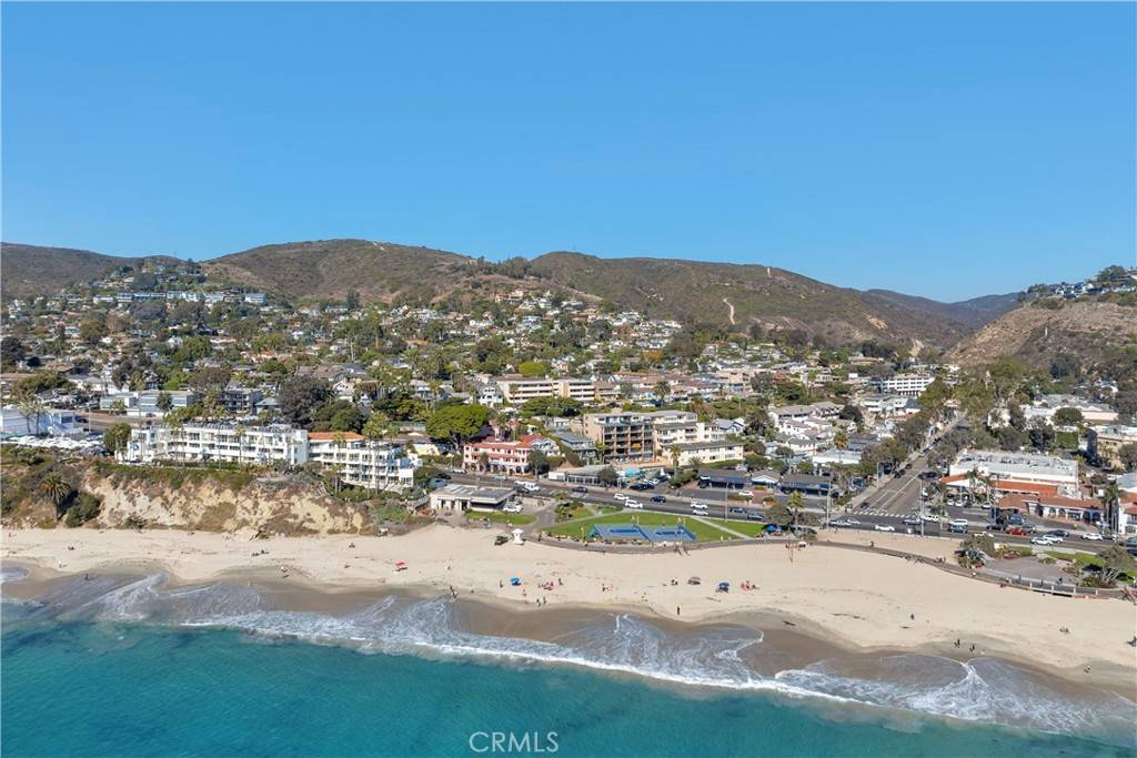 Laguna Beach, CA 92651,220 Cliff DR