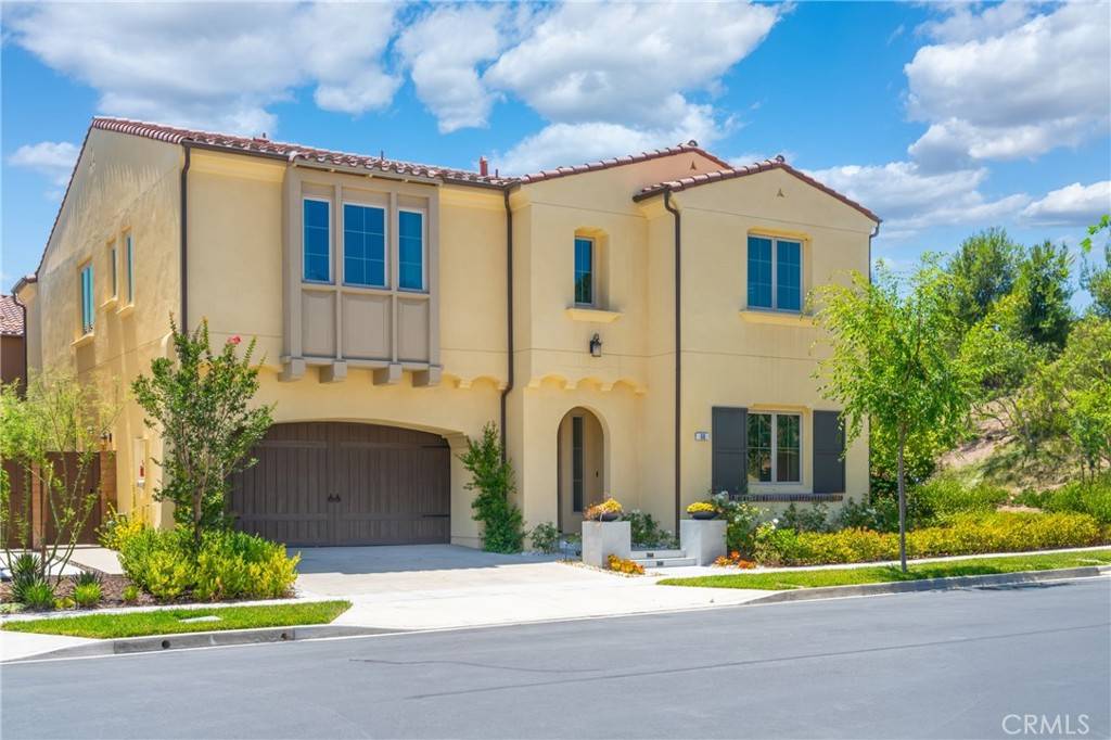 Irvine, CA 92602,66 poncho
