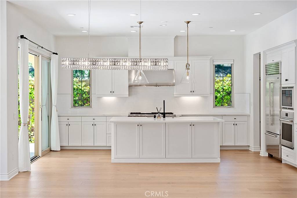 66 poncho, Irvine, CA 92602