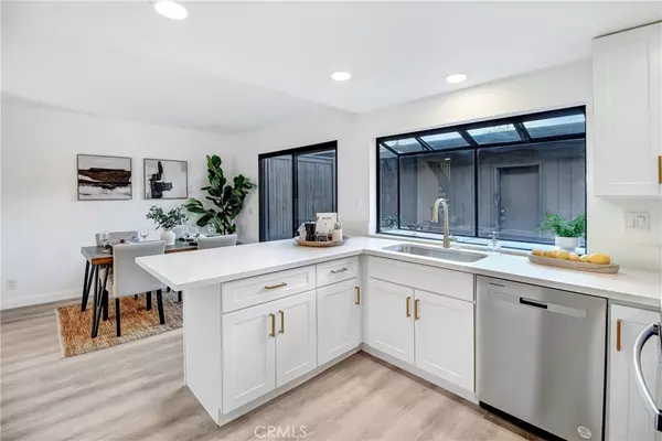 Sylmar, CA 91342,14456 Foothill BLVD #13