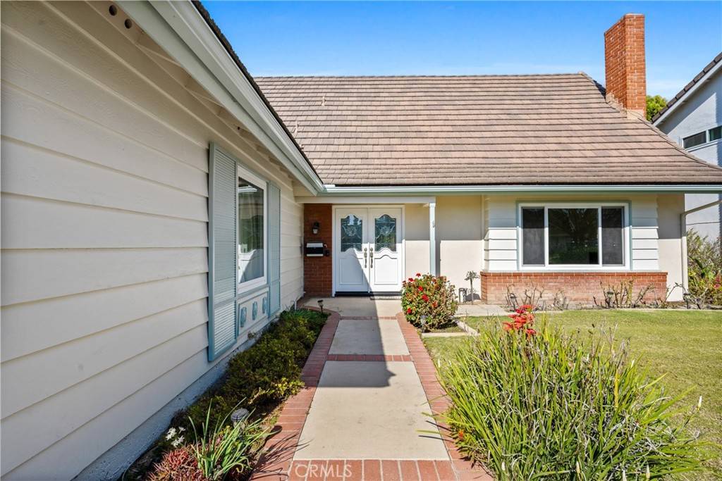 Huntington Beach, CA 92647,6371 Athena DR