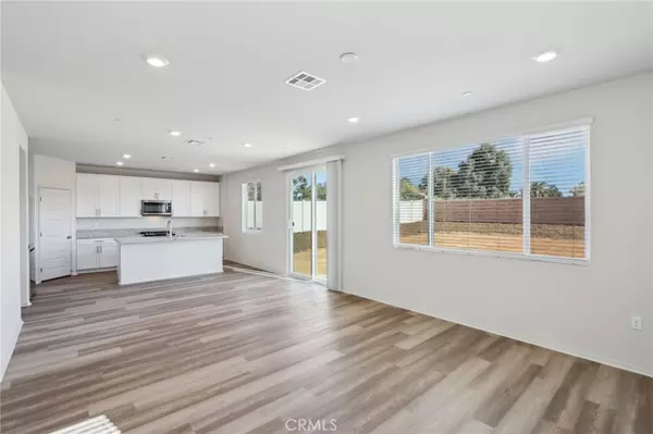 Lake Elsinore, CA 92532,19114 River Rock CT
