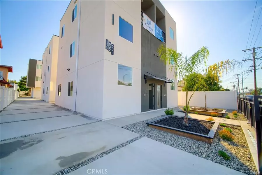 630 E Adams BLVD, Los Angeles, CA 90011