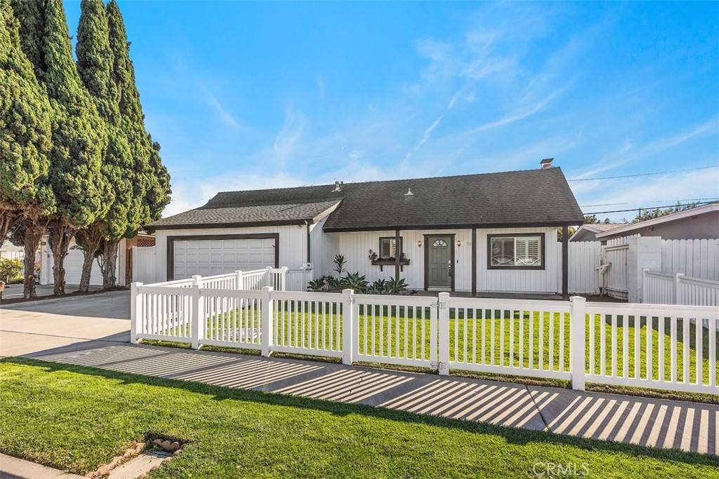 1169 Dorset LN, Costa Mesa, CA 92626