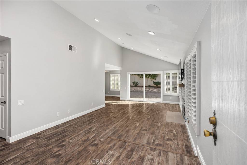 Irvine, CA 92604,18 Brookdale