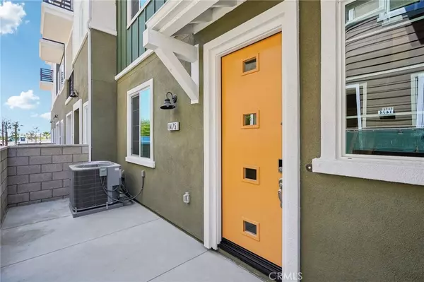San Pedro, CA 90732,1475 Sandbar LN