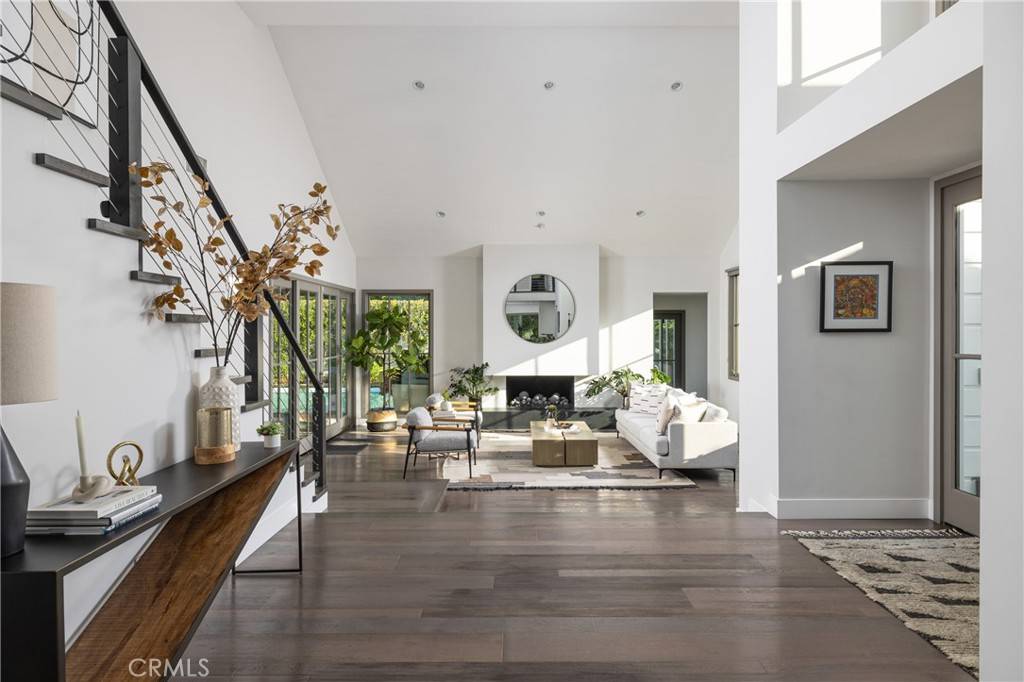 Newport Beach, CA 92660,10 Weybridge CT
