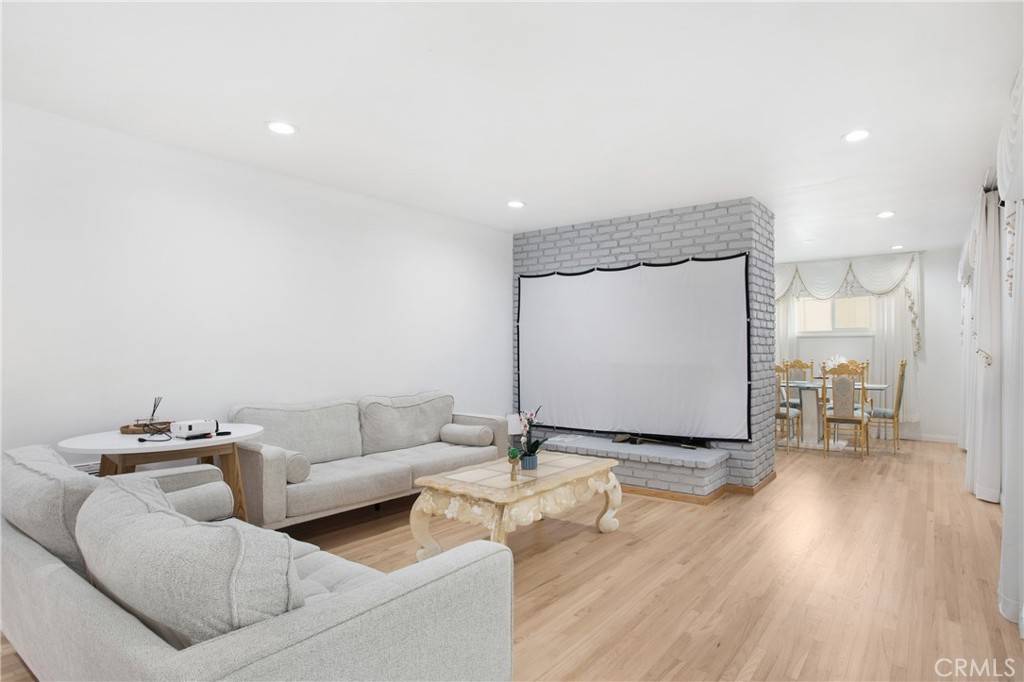 Fullerton, CA 92835,3030 San Juan DR