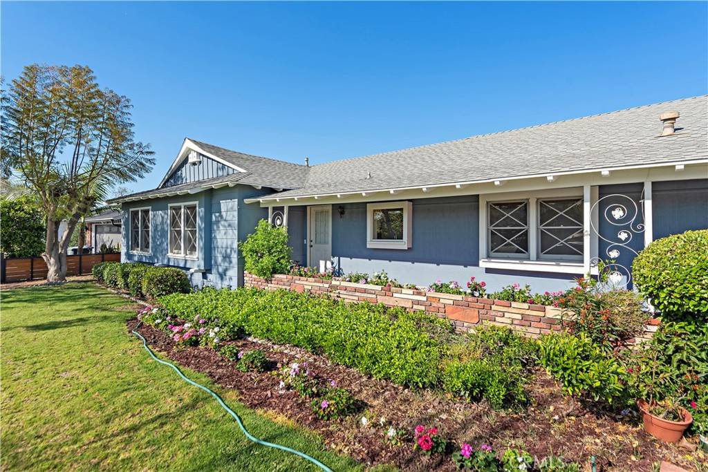 1910 N Greenbrier ST, Santa Ana, CA 92706