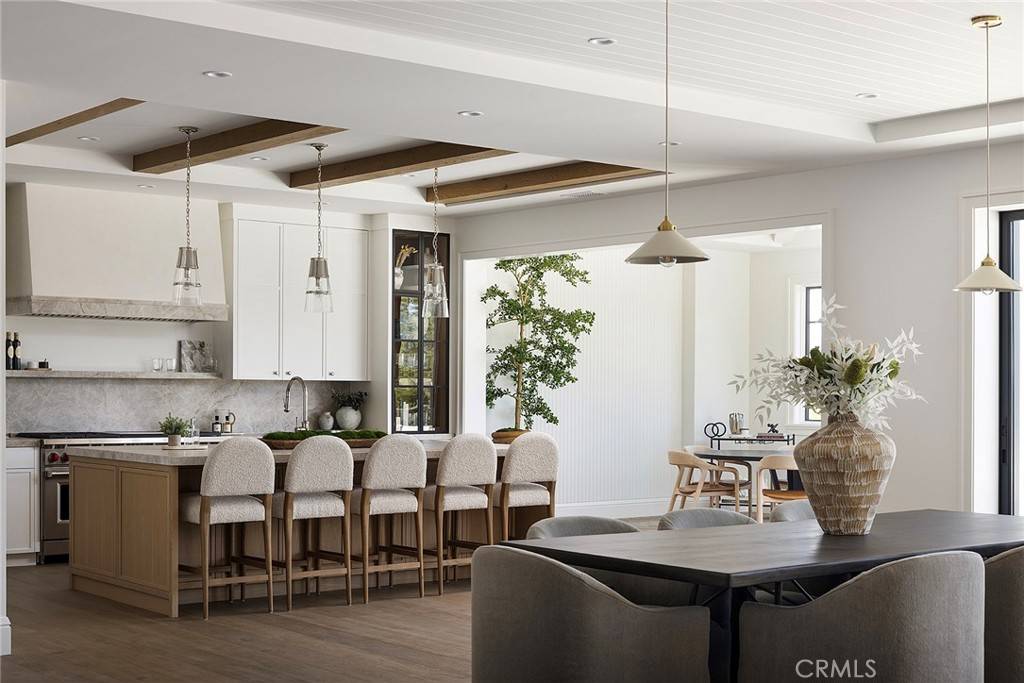 702 Saint James PL, Newport Beach, CA 92663