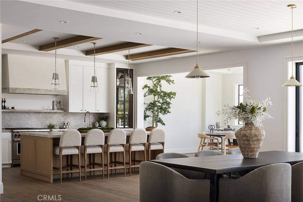 702 Saint James PL, Newport Beach, CA 92663