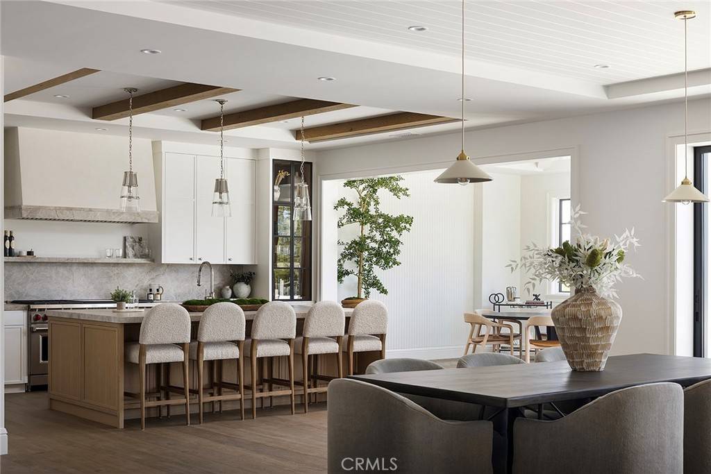 702 Saint James PL, Newport Beach, CA 92663