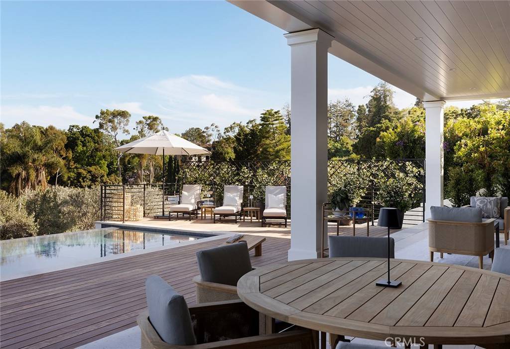 Newport Beach, CA 92663,702 Saint James PL