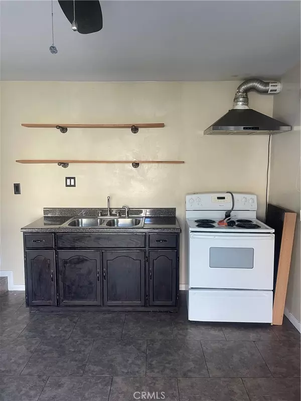4435 E 60th ST, Maywood, CA 90270