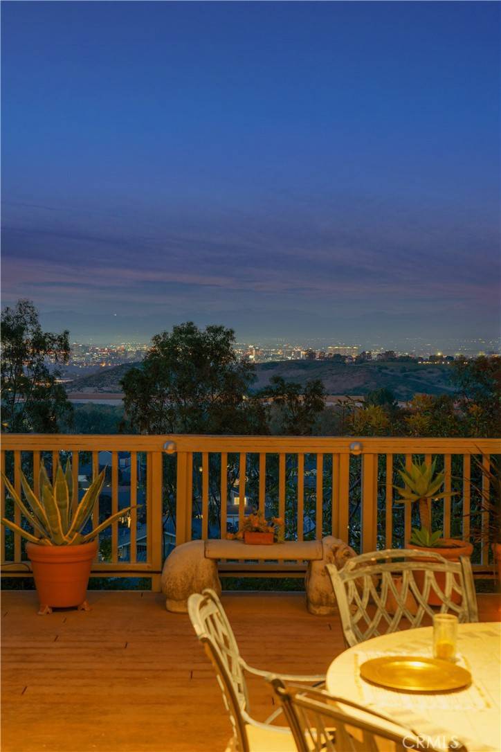 Newport Beach, CA 92660,31 Saint Tropez