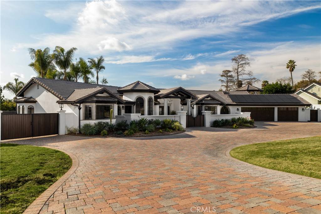 1129 Sugarbush DR, Vista, CA 92084