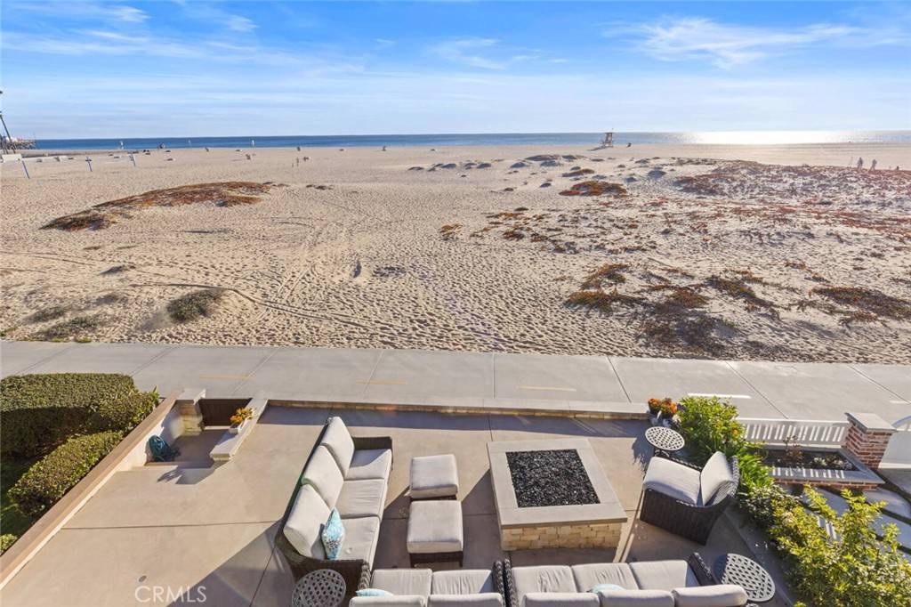 Newport Beach, CA 92661,310 E Oceanfront