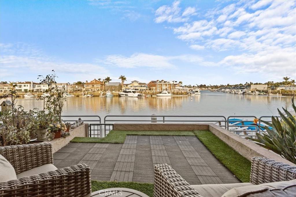 17124 Bluewater LN, Huntington Beach, CA 92649