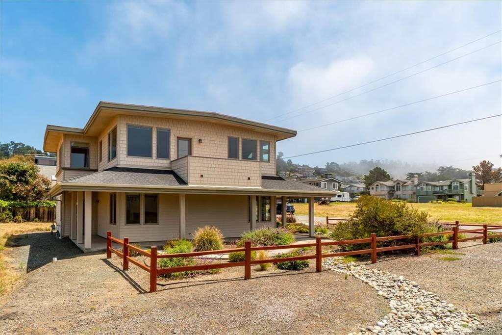 Cambria, CA 93428,305 Ivar ST