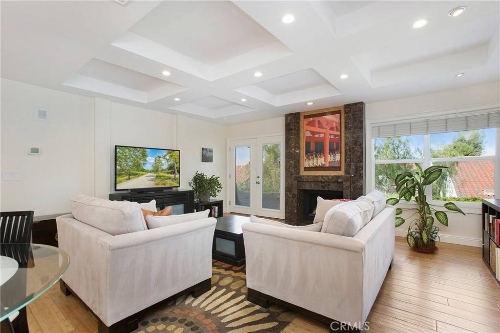 Mission Viejo, CA 92692,23232 Villena