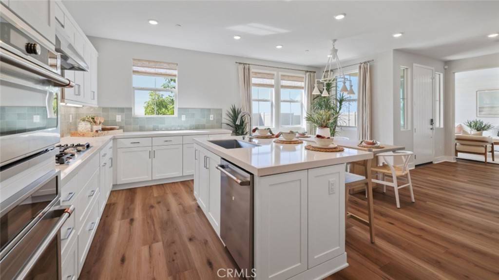 712 Edward Scholle DR, Camarillo, CA 93010