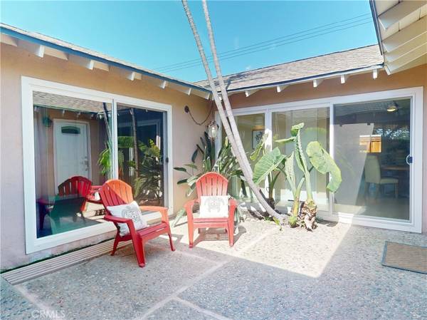 Huntington Beach, CA 92649,5961 Edmonds Circle