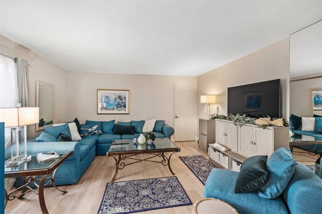 3242 San Amadeo #2B, Laguna Woods, CA 92637