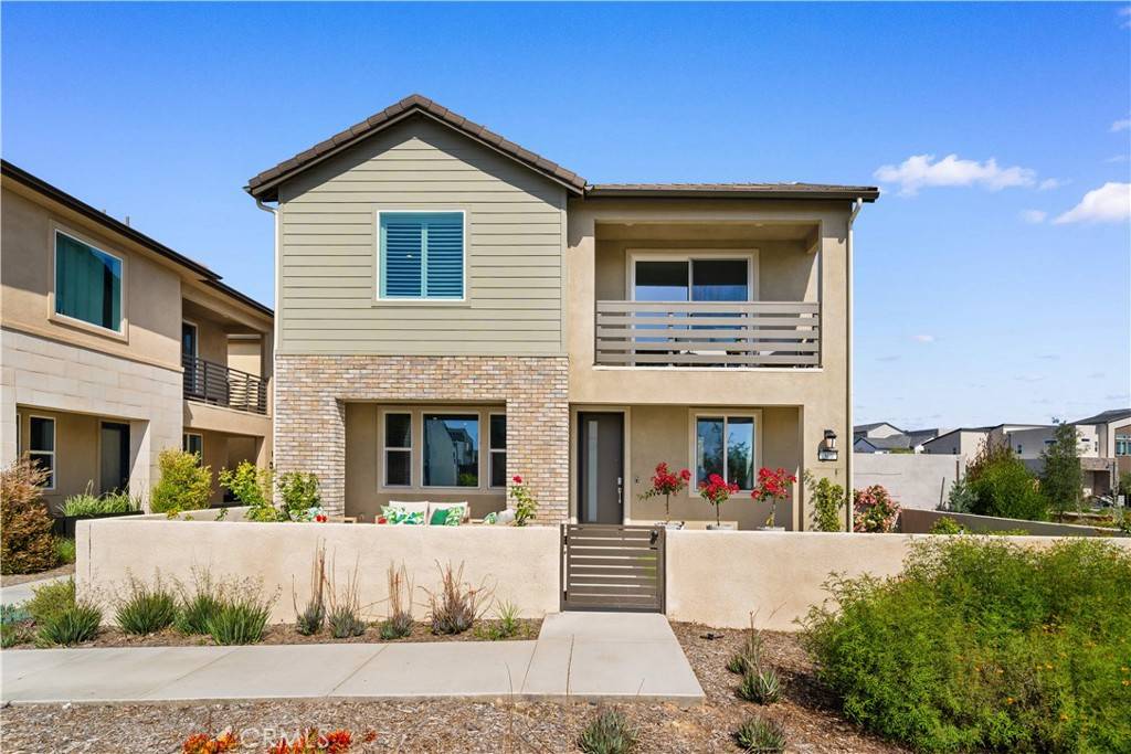 Irvine, CA 92618,306 Treble