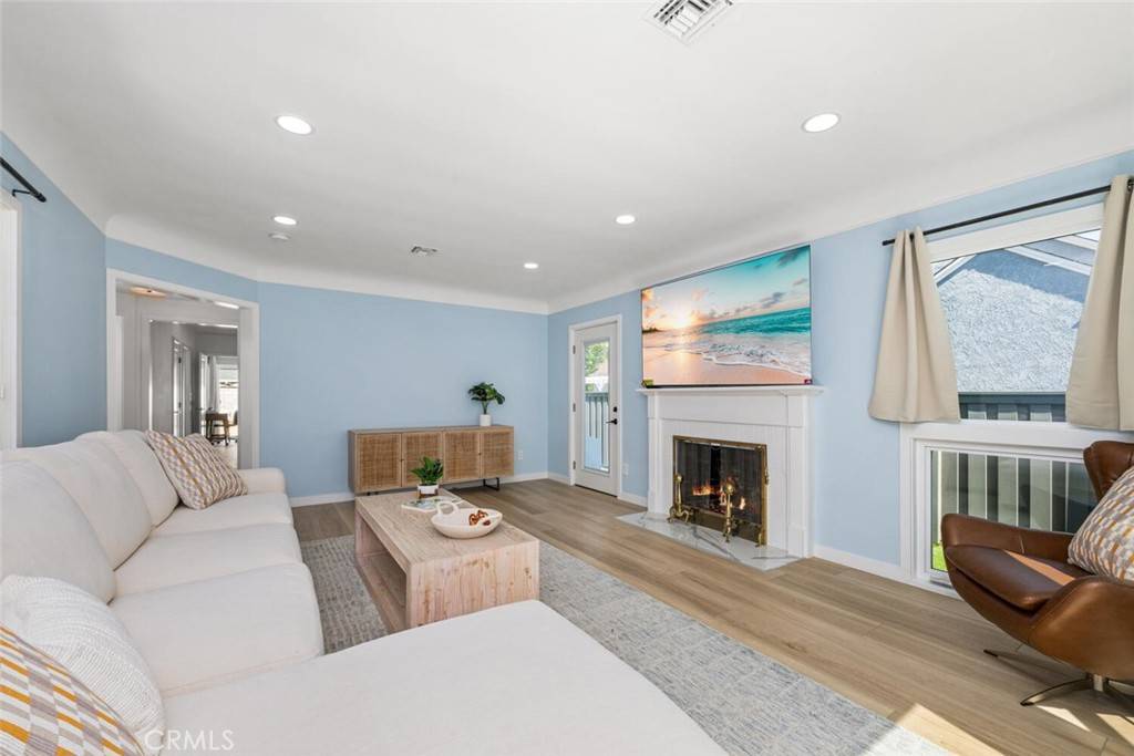 Long Beach, CA 90808,4617 Blackthorne