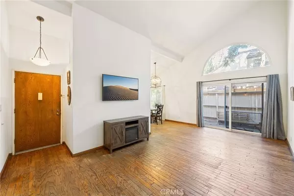 Woodland Hills, CA 91367,22330 Victory BLVD #904