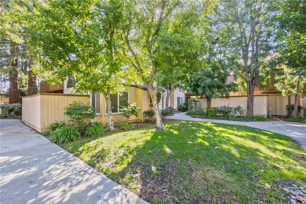 Woodland Hills, CA 91367,22330 Victory BLVD #904