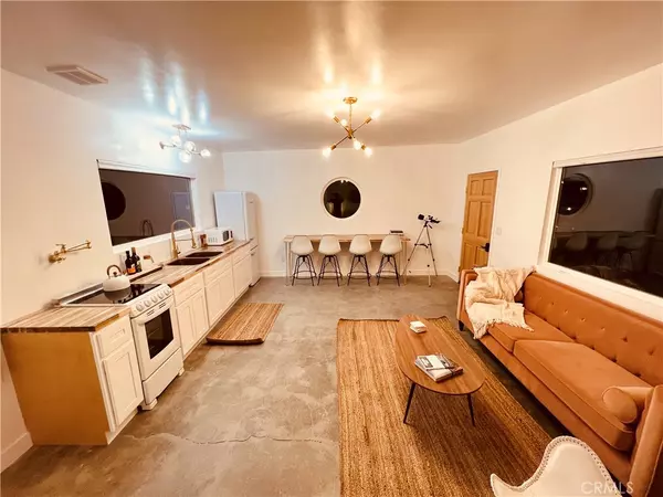 Landers, CA 92285,60654 Mitch LN