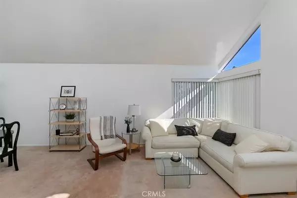 Irvine, CA 92620,103 Remington #324