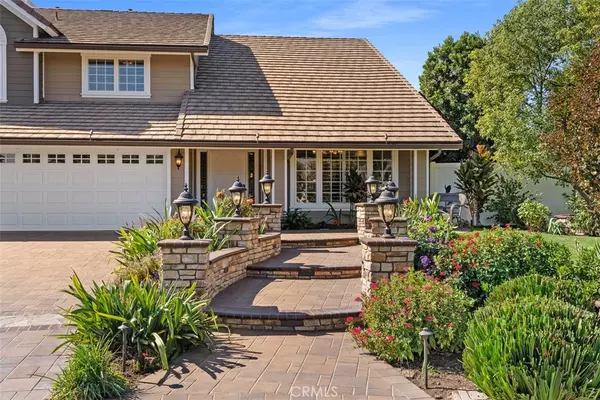 Yorba Linda, CA 92886,5571 Clover Hill DR