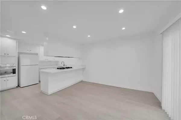 Huntington Beach, CA 92647,16722 Goldenwest ST
