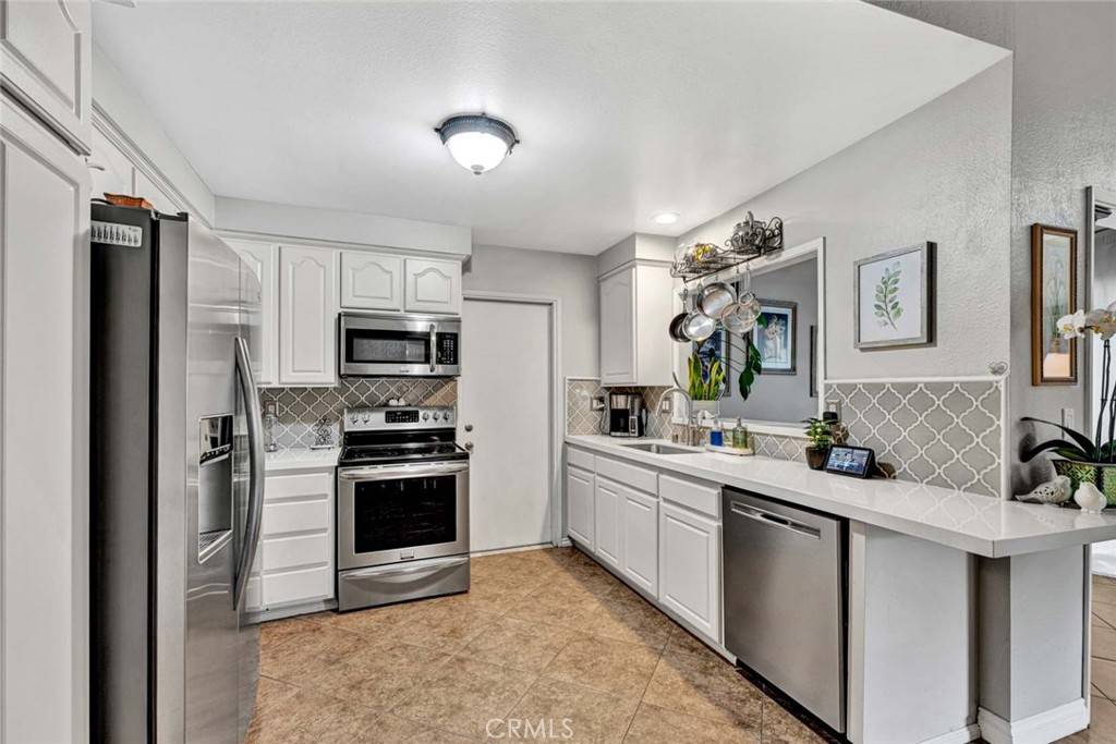 Tustin, CA 92780,1942 Roanoke AVE