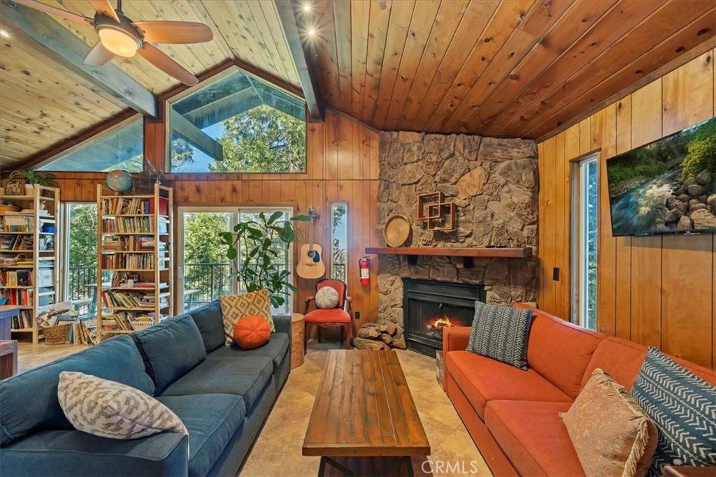 Crestline, CA 92325,24655 Altdorf DR