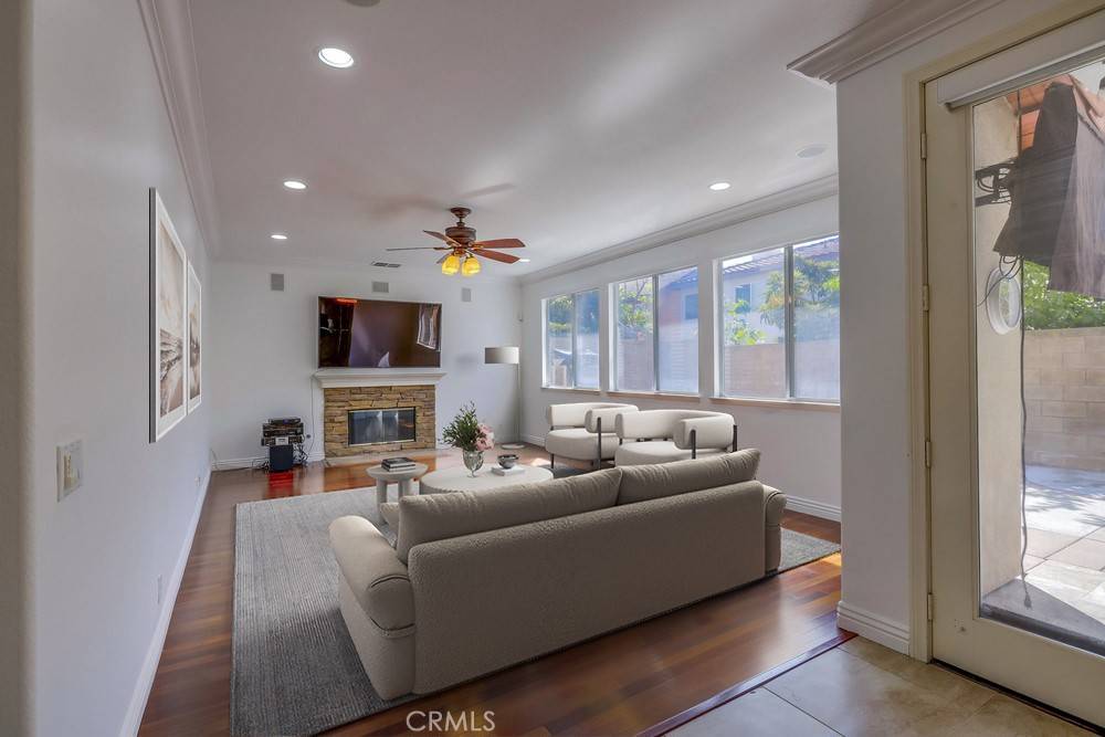 Irvine, CA 92602,20 Villager