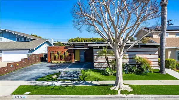 Huntington Beach, CA 92647,17342 Coronado LN
