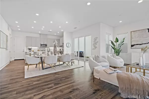 Irvine, CA 92618,392 Baluster